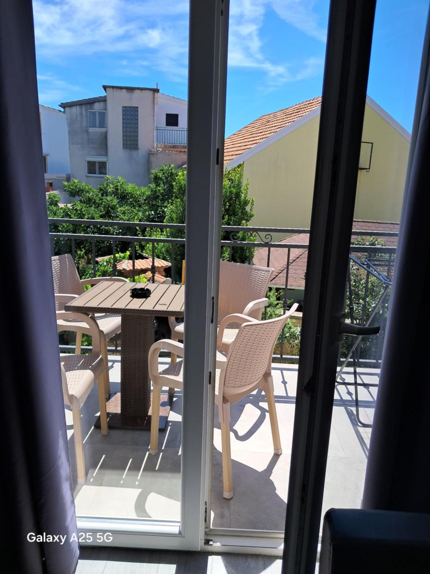 Apartments Tonci Трибунь Экстерьер фото