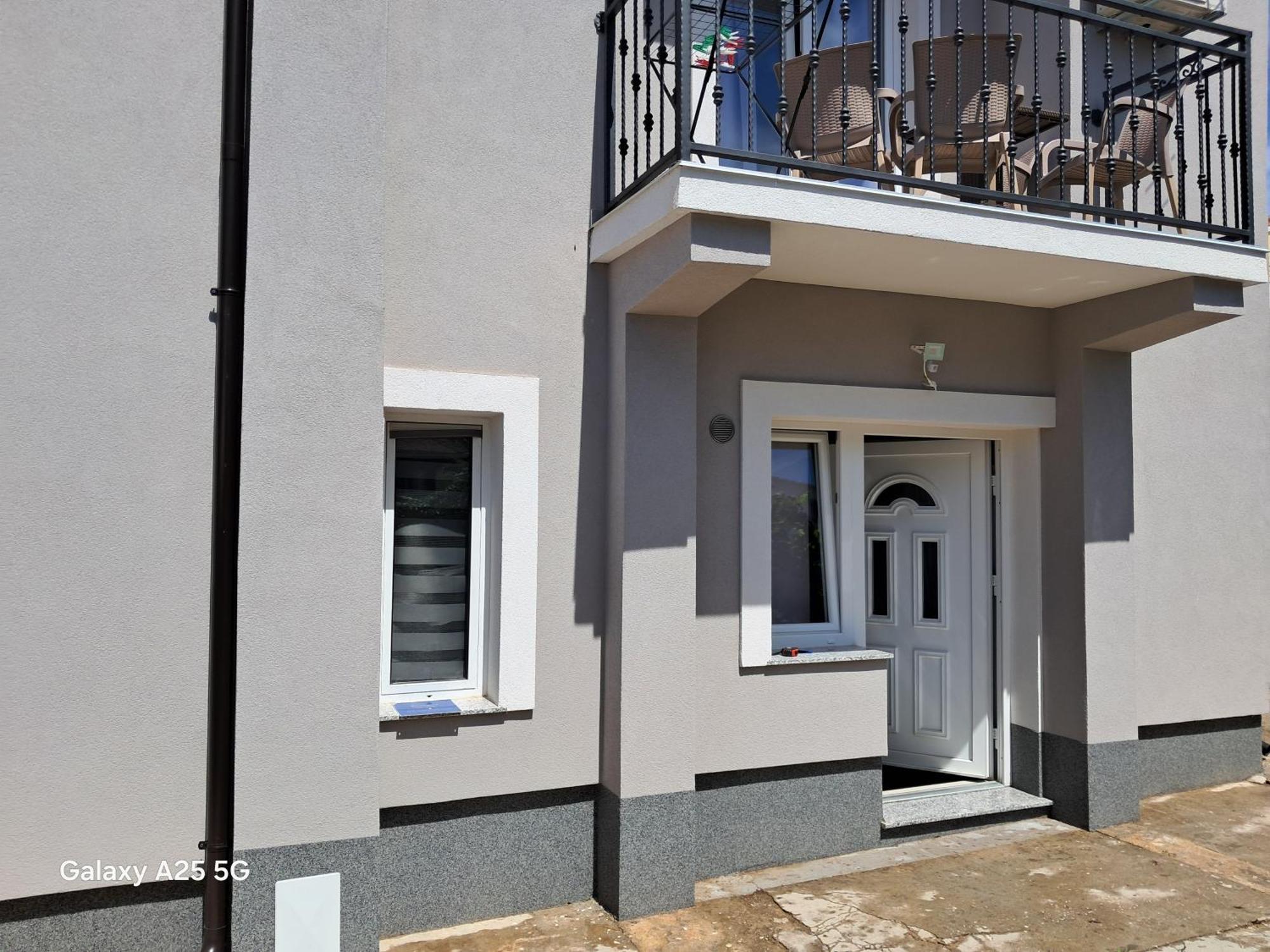 Apartments Tonci Трибунь Экстерьер фото
